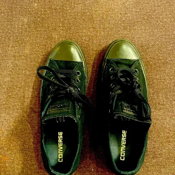 Black Low-top Converse - Picture 3 of 5